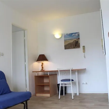 2 Pieces Avec Terrasse, Piscine, Et Parking Prive - La Rochelle, Les Minimes - Fr-1-246-91 דירה *
